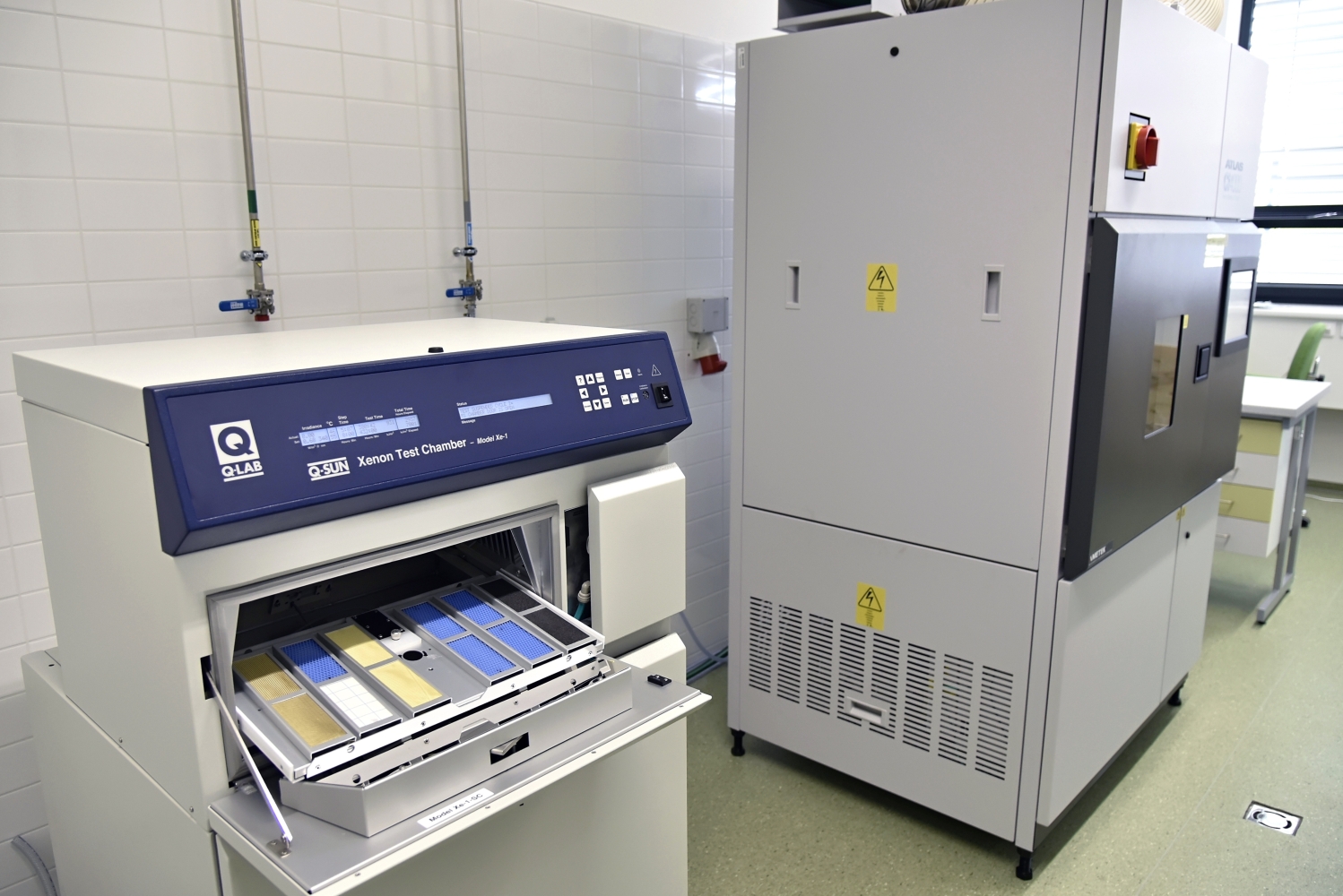 Exposure chamber for accelerated UV aging of polymers Q-sun Xe-1 VUT CEITEC